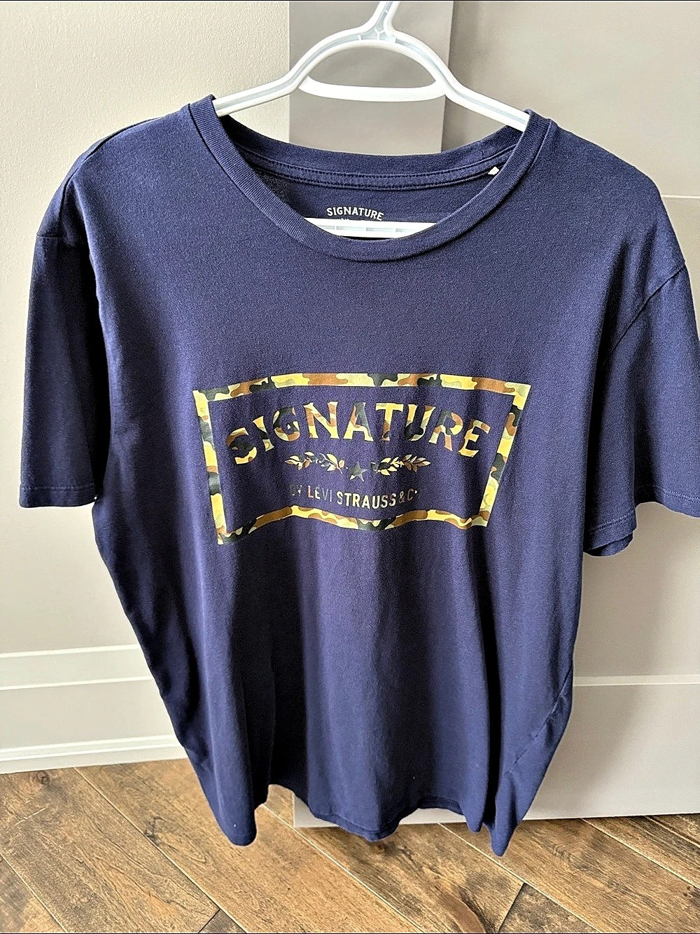 Levi's Signature Graphic Tee